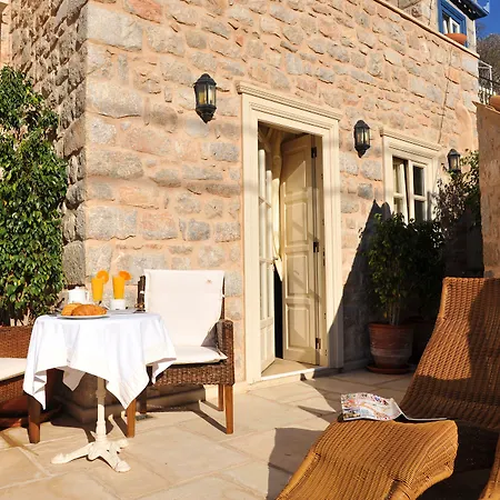 Angelica Traditional Boutique Hotel-3